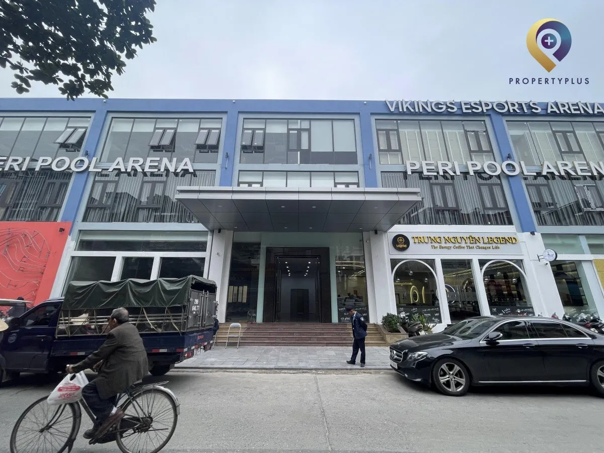 Toàn cảnh tòa nhà 64 Bạch Đằng nổi bật tại quận Hoàn Kiếm, Property Plus